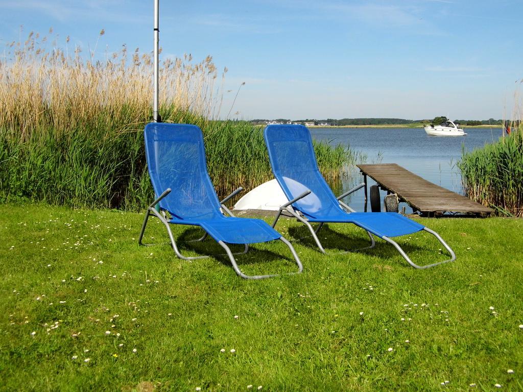 Ferienwohnung Seerose Neppermin Exterior photo
